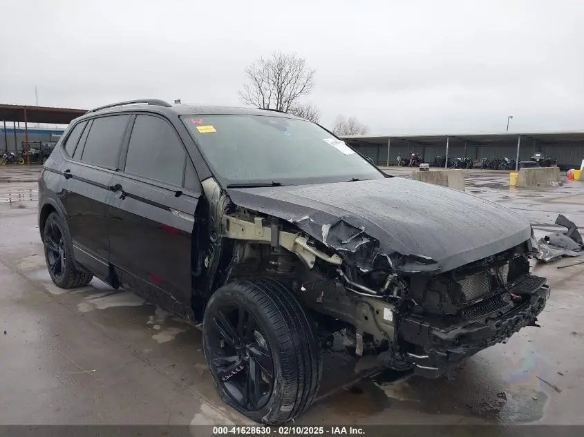 2023 VOLKSWAGEN TIGUAN 2.0T SE R-LINE BLACK