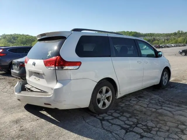 2012 TOYOTA SIENNA LE  