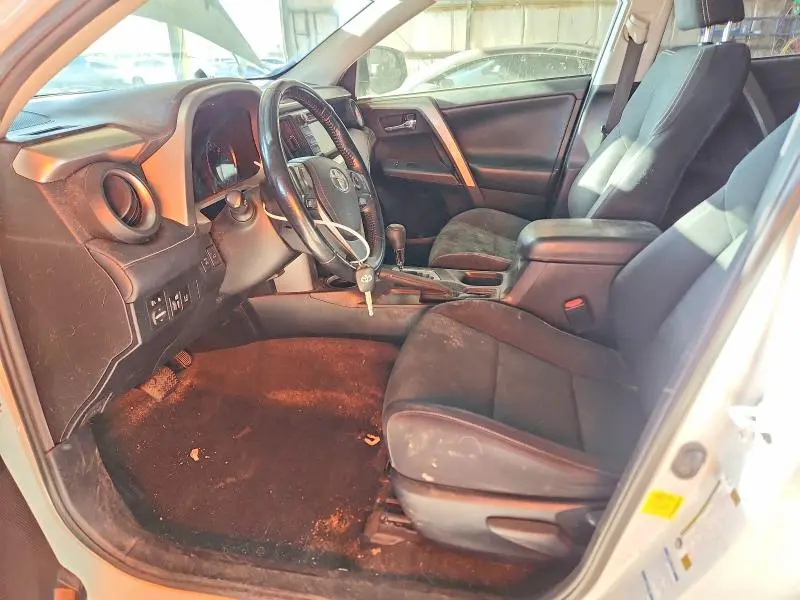 2017 TOYOTA RAV4 XLE  