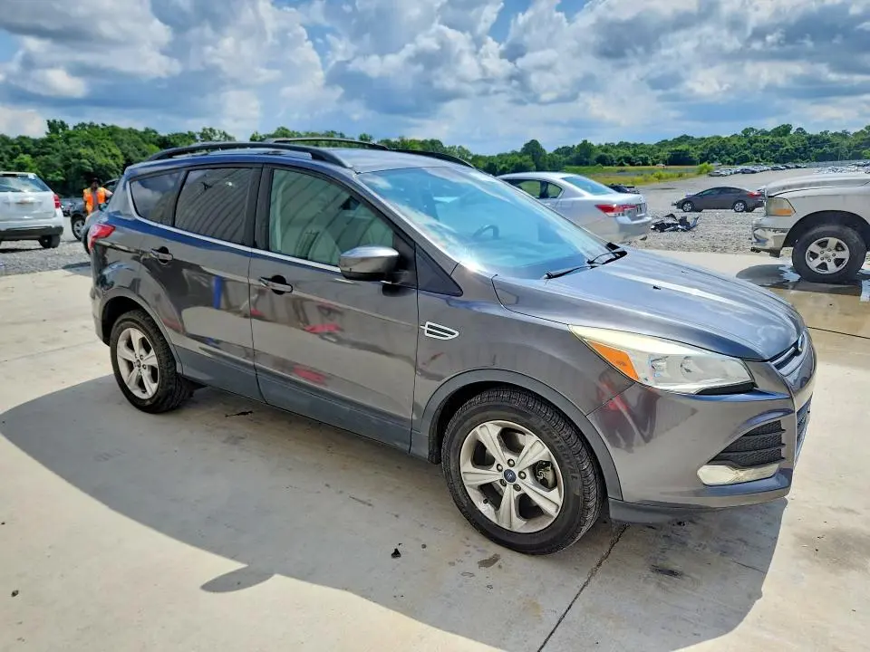 2015 FORD ESCAPE SE  