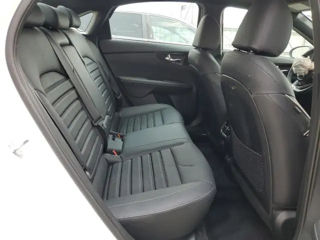 2024 KIA FORTE GT LINE  