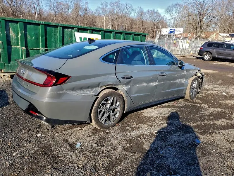 2022 HYUNDAI SONATA SEL  