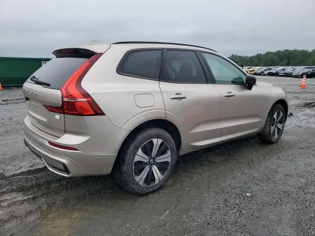 2024 VOLVO XC60 PLUS  