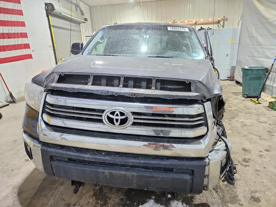 2017 TOYOTA TUNDRA SR5  