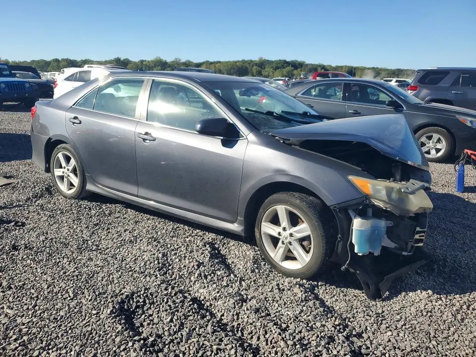 2012 TOYOTA CAMRY SE  