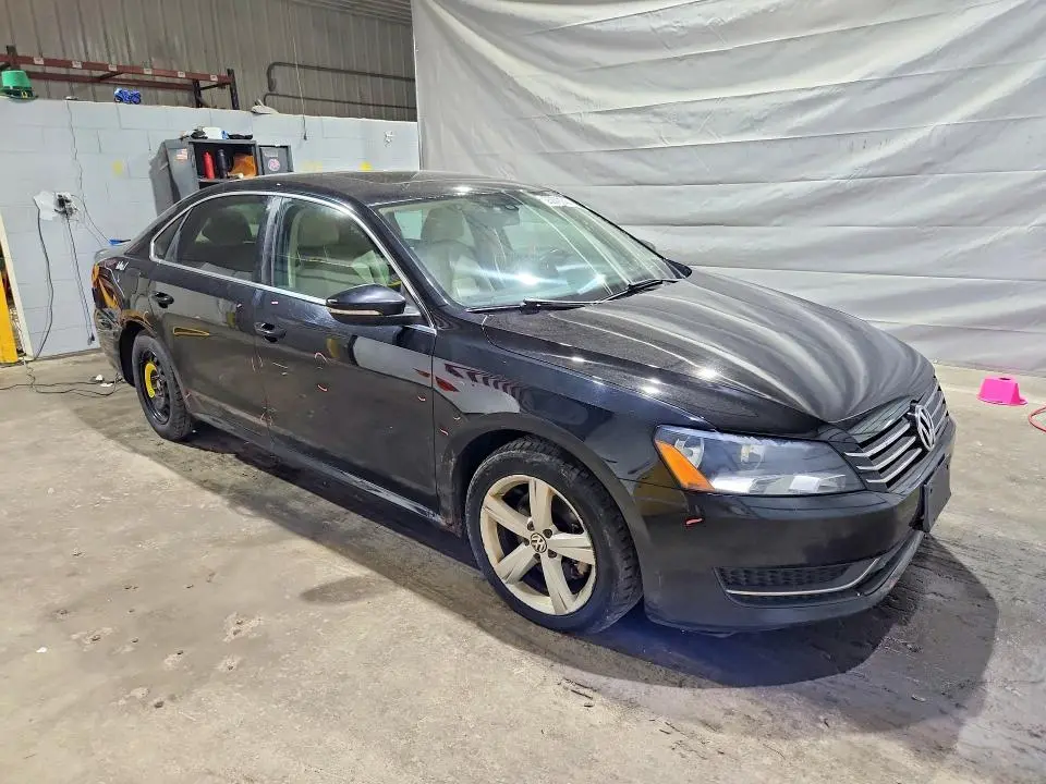 2012 VOLKSWAGEN PASSAT SE  