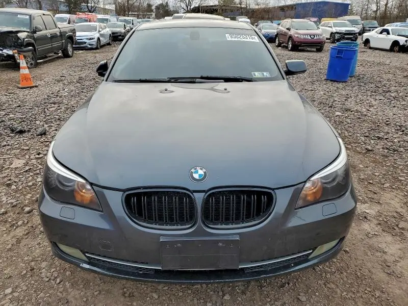 2010 BMW 528 XI  