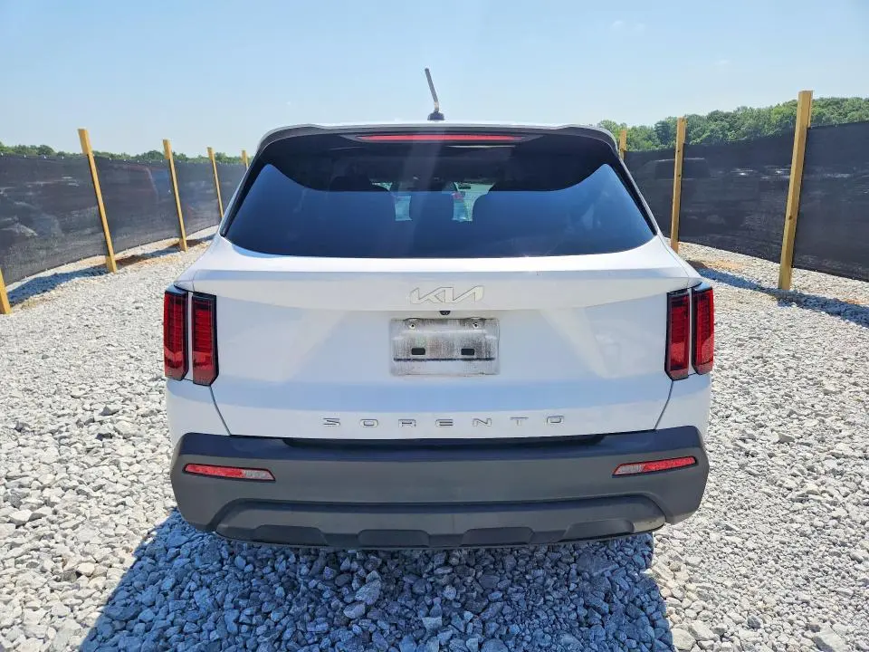 2022 KIA SORENTO LX  