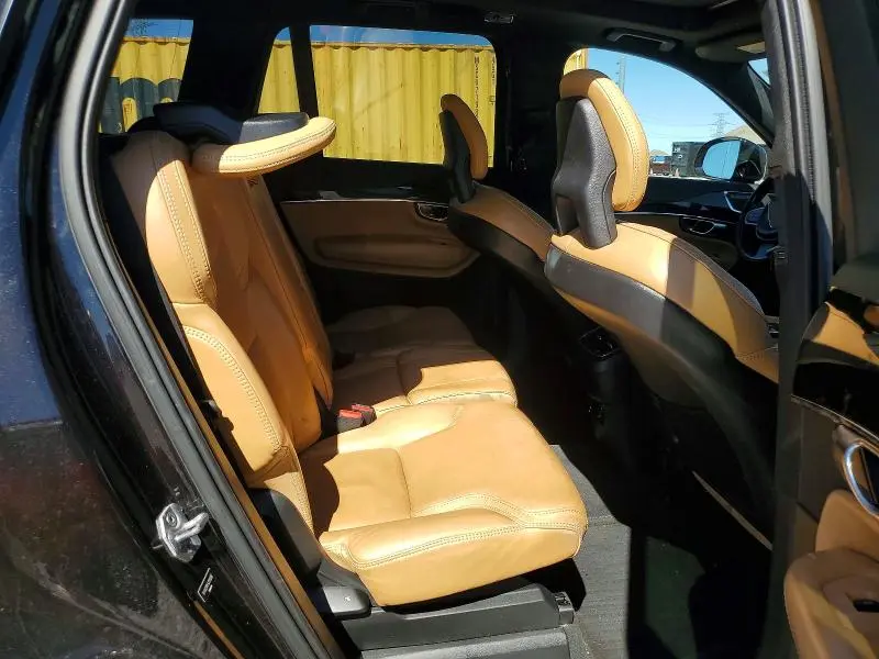 2018 VOLVO XC90 T6  