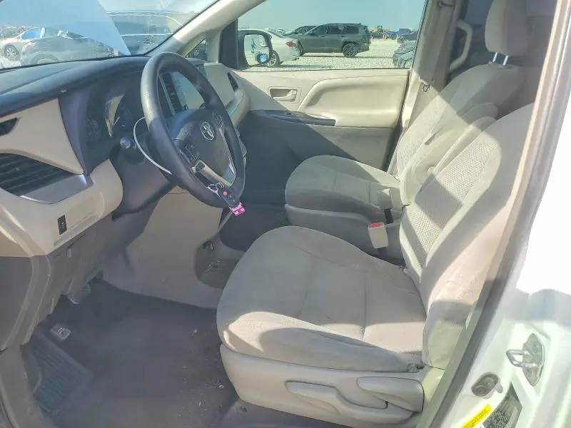 2019 TOYOTA SIENNA   