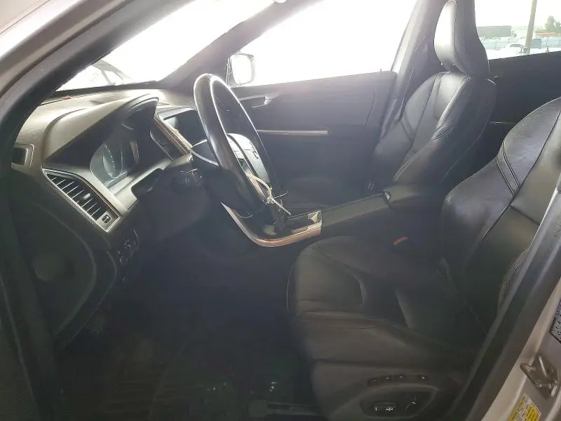 2016 VOLVO XC60 T6 PLATINUM  