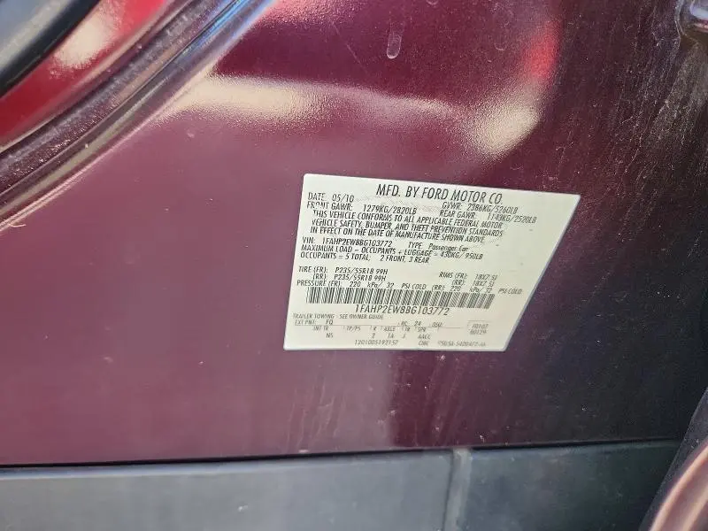 2011 FORD TAURUS SEL  