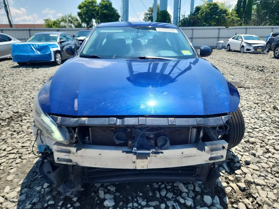 2019 NISSAN ALTIMA SR  