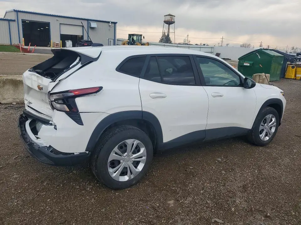 2024 CHEVROLET TRAX LS  