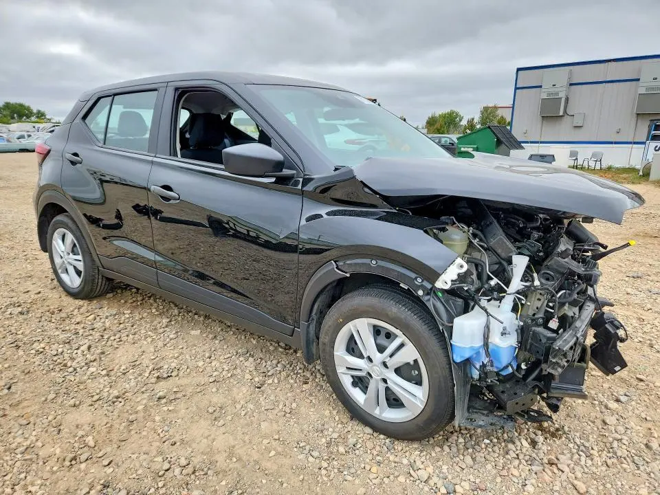 2024 NISSAN KICKS S  