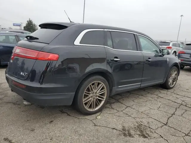 2017 LINCOLN MKT   