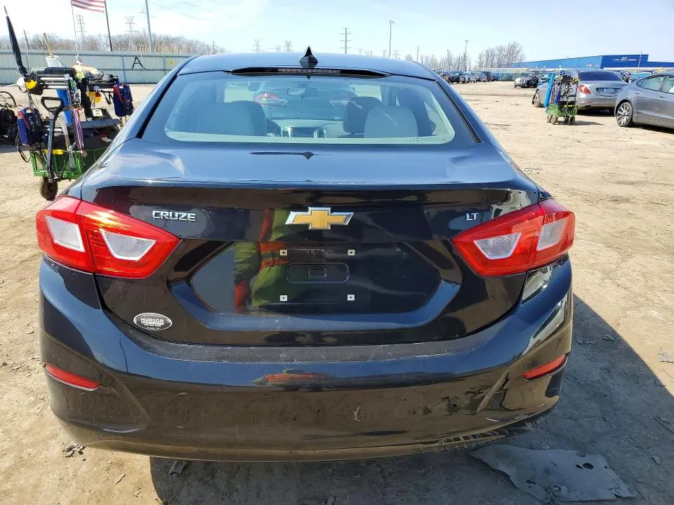 2017 CHEVROLET CRUZE LT  