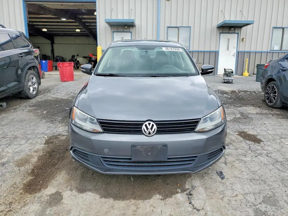 2012 VOLKSWAGEN JETTA SE  