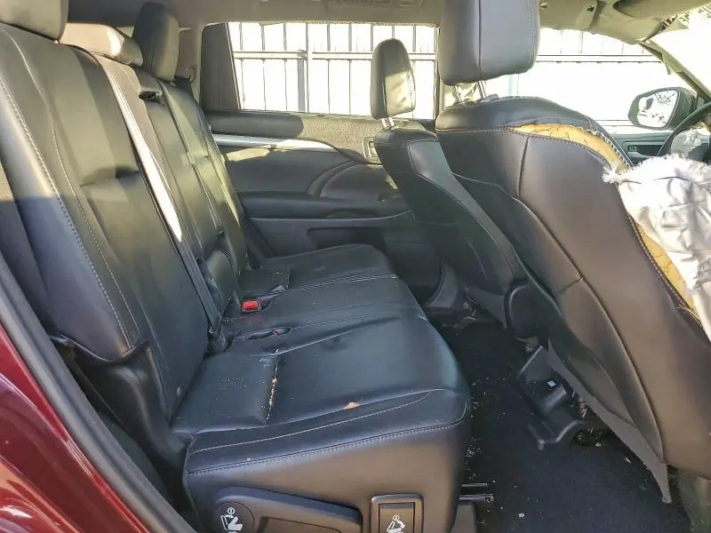 2015 TOYOTA HIGHLANDER XLE  