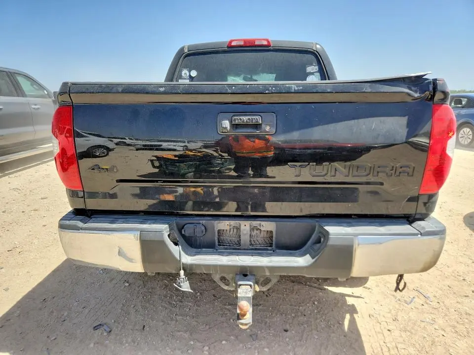 2016 TOYOTA TUNDRA SR5  