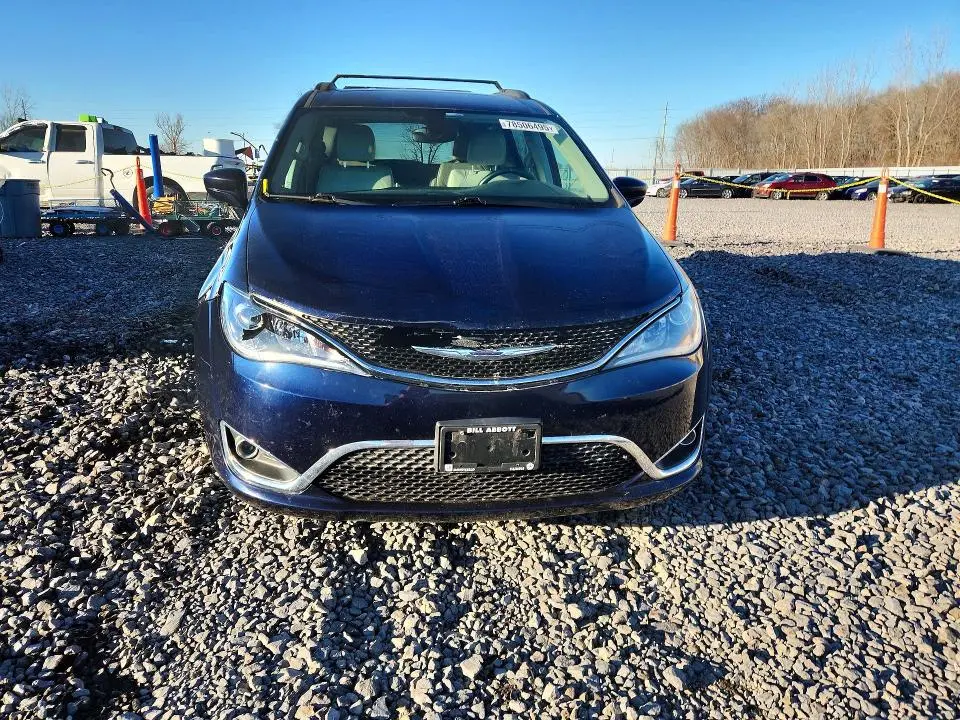 2017 CHRYSLER PACIFICA TOURING L  