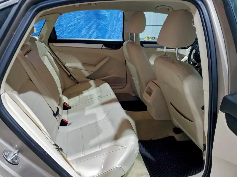 2015 VOLKSWAGEN PASSAT S  