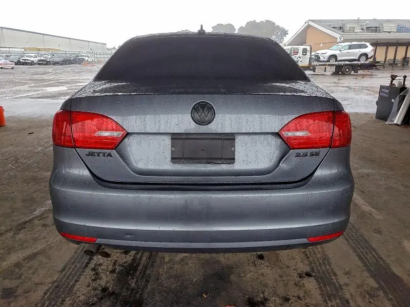 2012 VOLKSWAGEN JETTA SE  