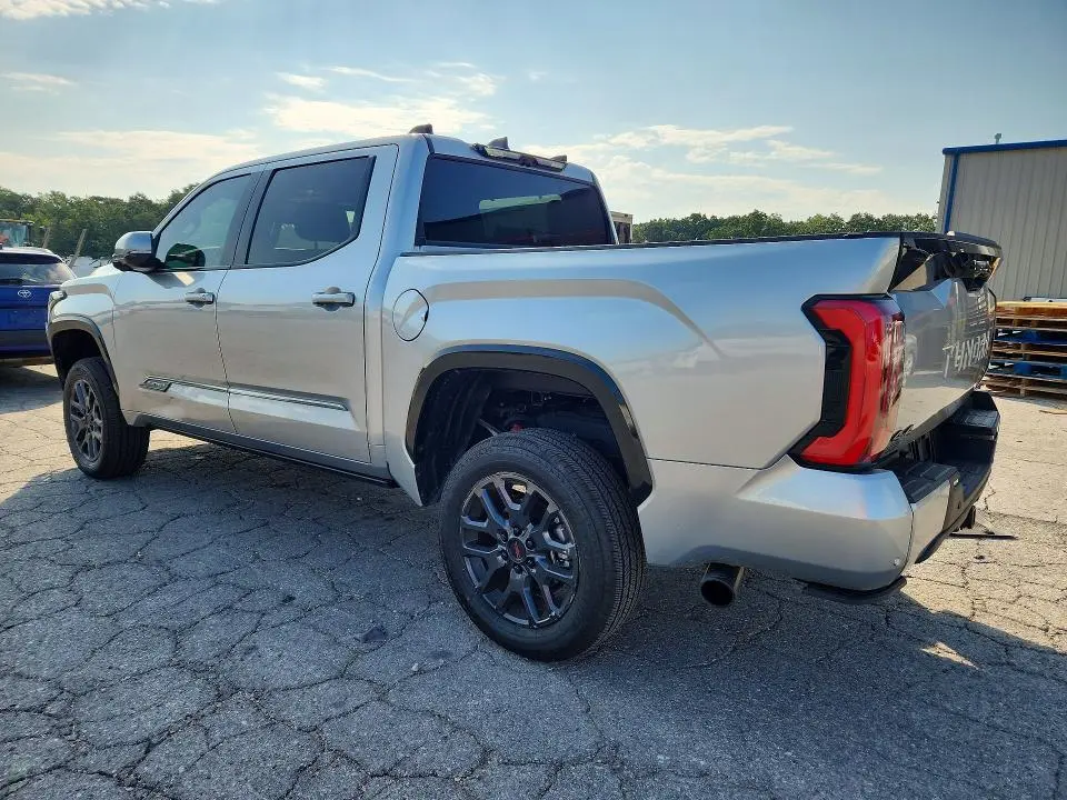 2025 TOYOTA TUNDRA PLATINUM  