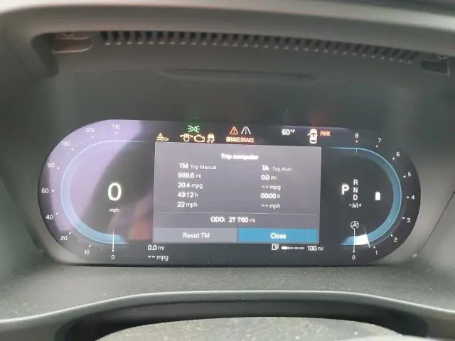 2024 VOLVO XC40 PLUS  