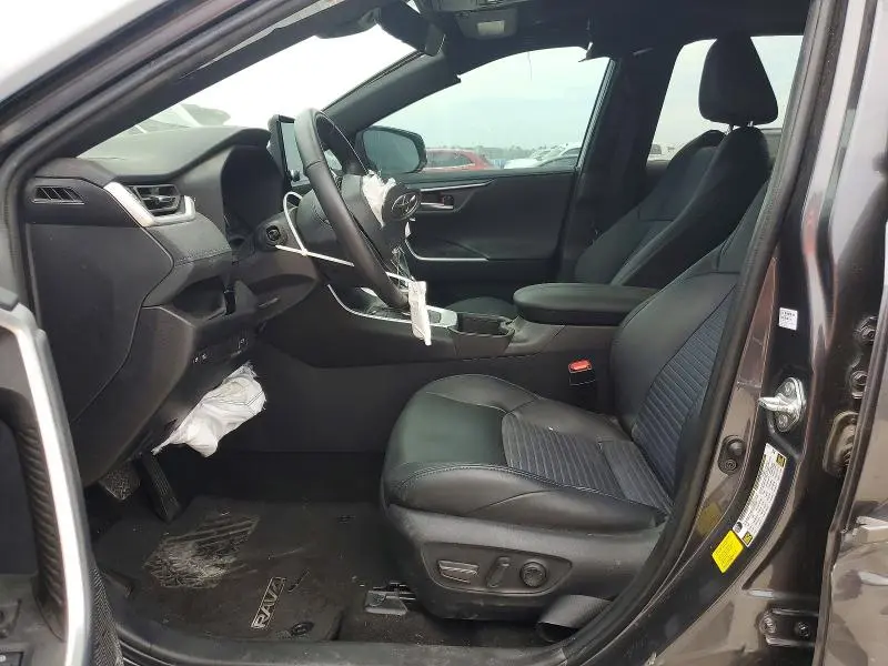 2025 TOYOTA RAV4 XSE  