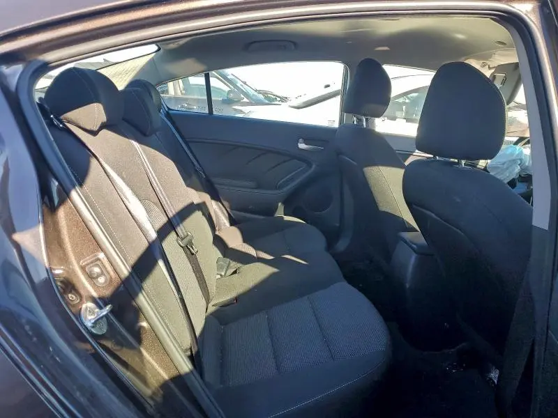 2017 KIA FORTE LX  