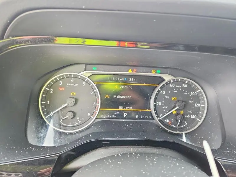 2022 NISSAN PATHFINDER SV  