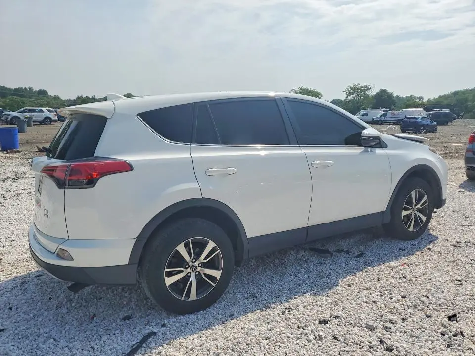 2018 TOYOTA RAV4 XLE  