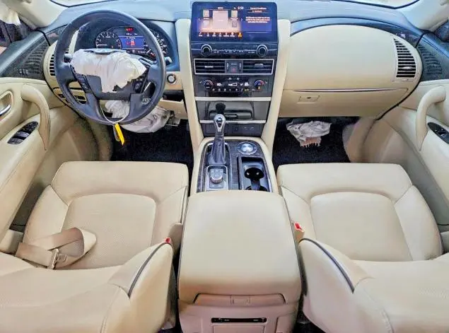 2022 INFINITI QX80 LUXE  