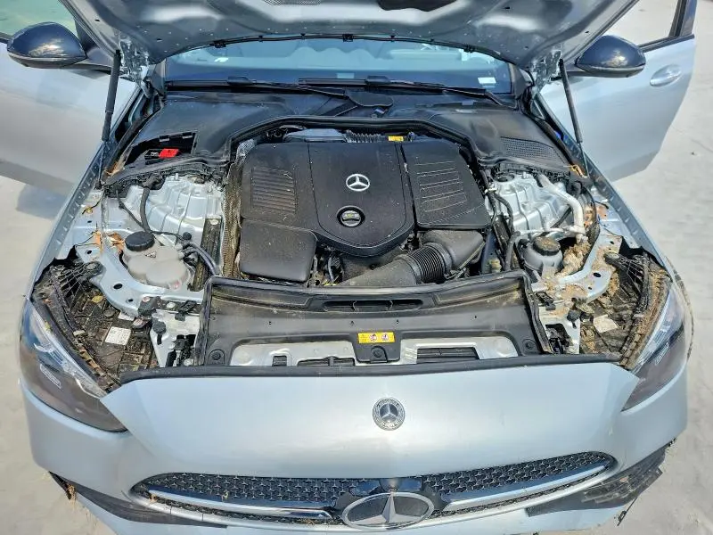 2025 MERCEDES-BENZ C 300  
