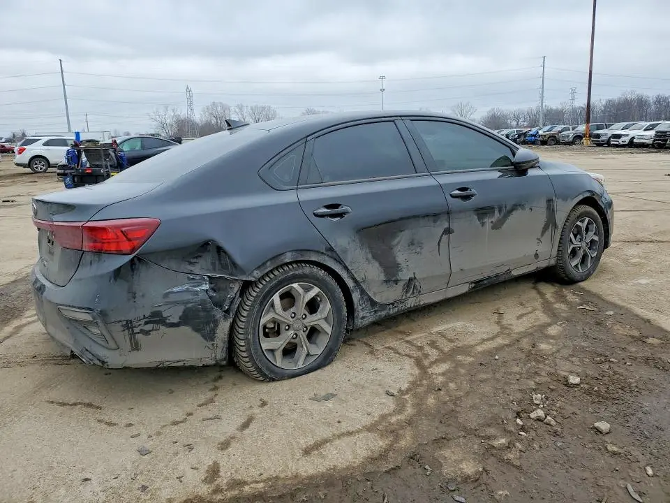 2021 KIA FORTE LXS  