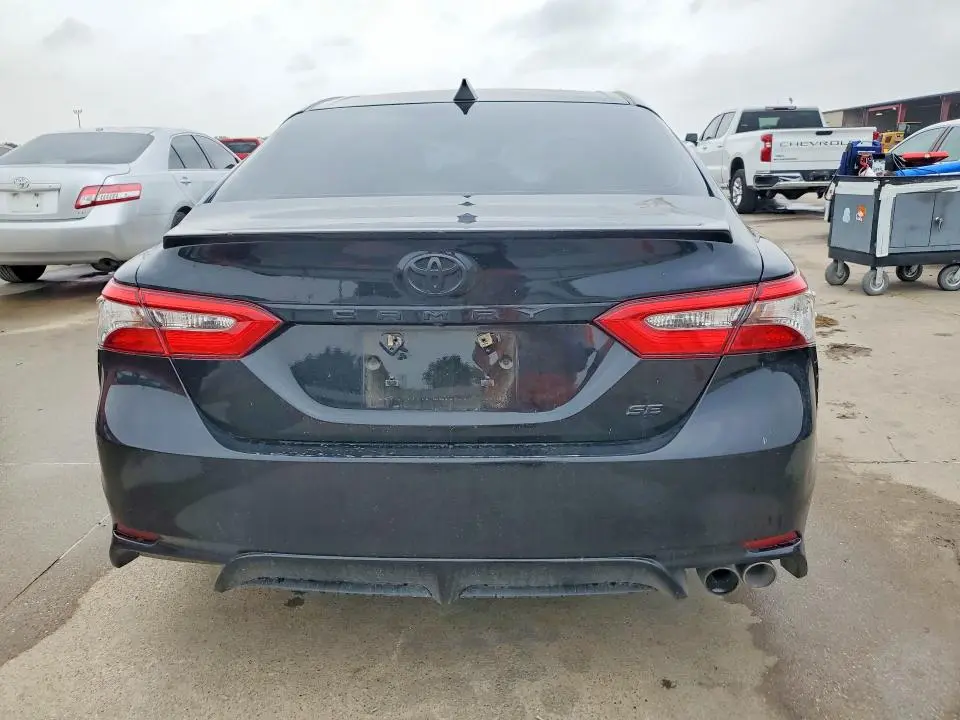 2018 TOYOTA CAMRY SE  