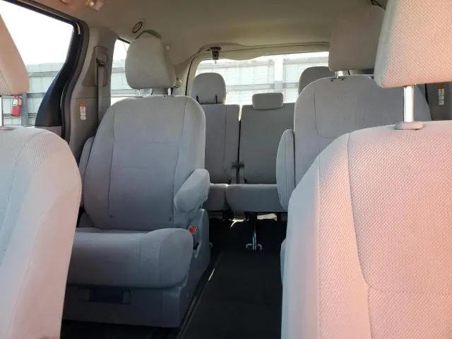 2019 TOYOTA SIENNA   
