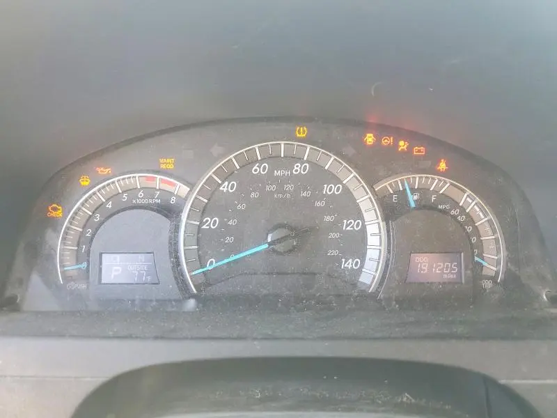 2013 TOYOTA CAMRY SE  