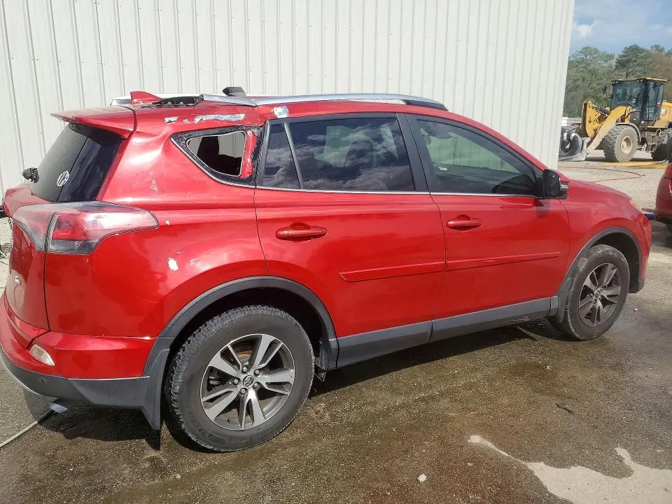 2017 TOYOTA RAV4 XLE  