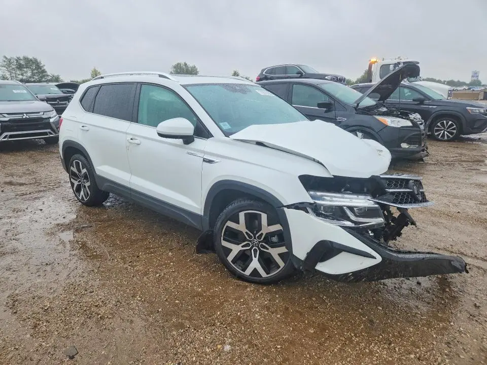 2023 VOLKSWAGEN TAOS SEL  