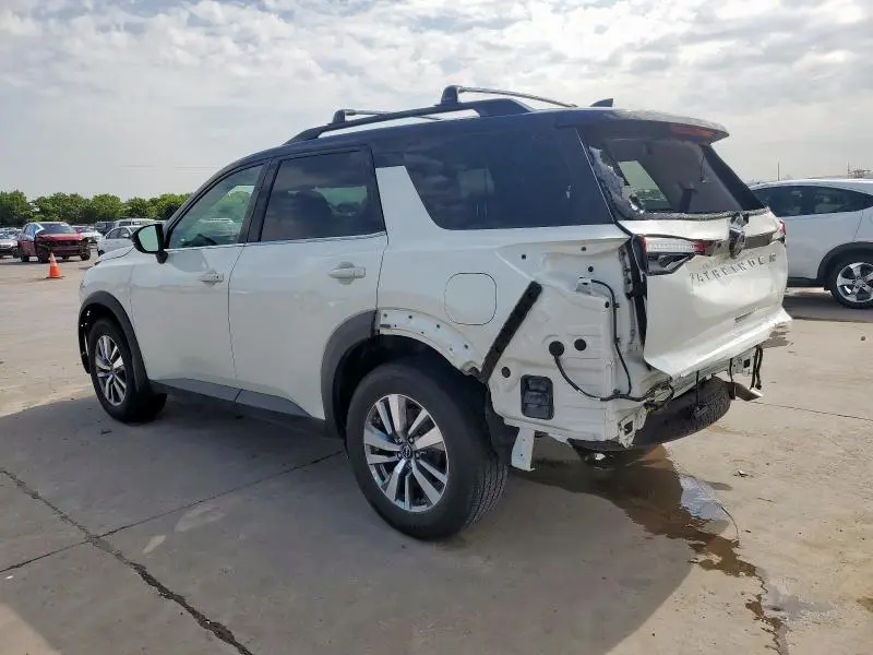 2022 NISSAN PATHFINDER SL  