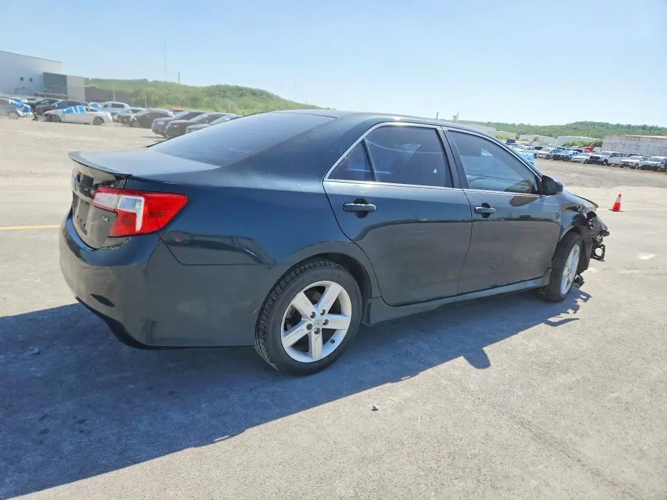2012 TOYOTA CAMRY SE  