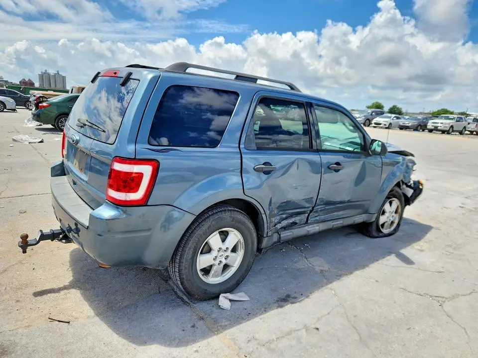 2011 FORD ESCAPE XLT  