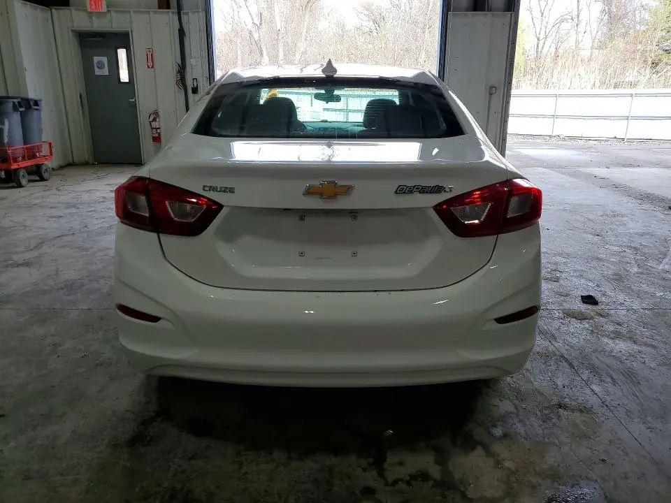 2017 CHEVROLET CRUZE LT  