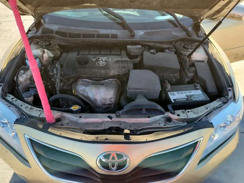 2010 TOYOTA CAMRY LE  
