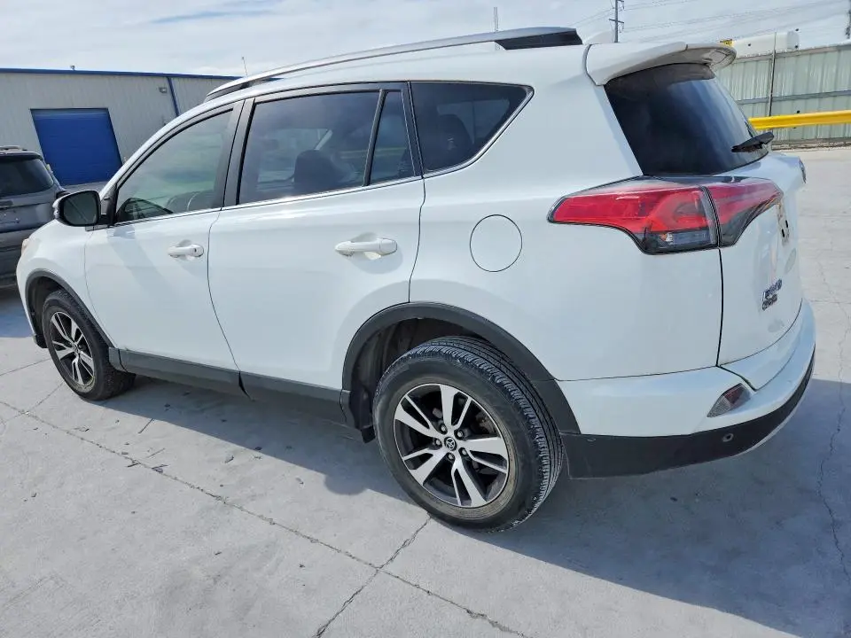 2018 TOYOTA RAV4 XLE  