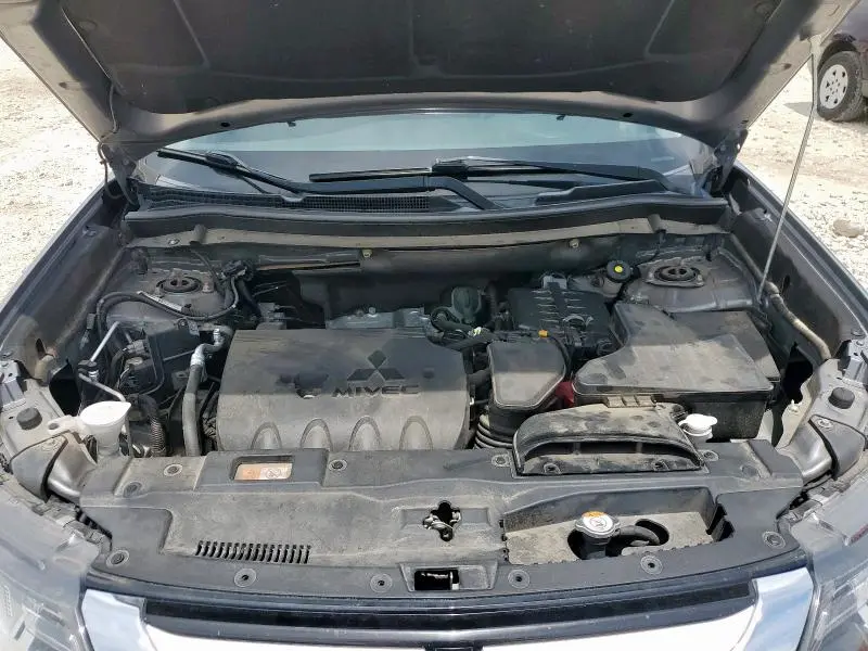 2018 MITSUBISHI OUTLANDER ES  
