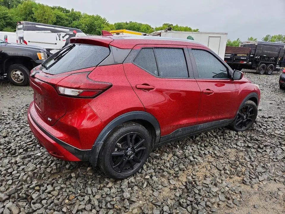 2022 NISSAN KICKS SV  