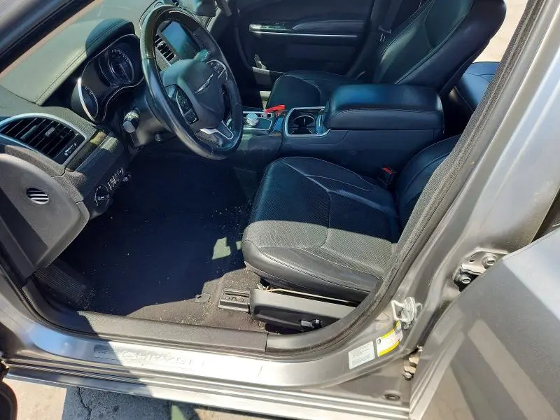2016 CHRYSLER 300C   